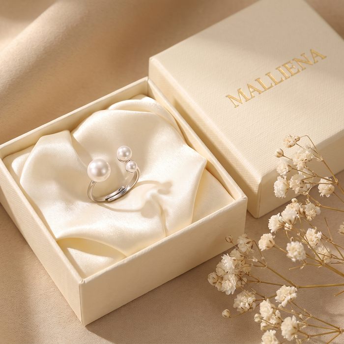Verstellbarer Perlenring in der Geschenkbox